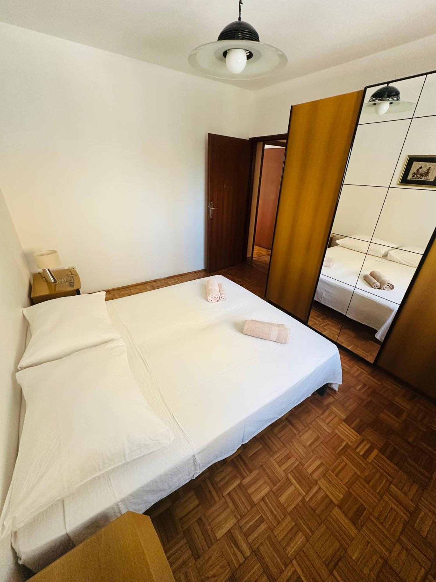 Apartment Piranesi With A Parking Space 풀라 외부 사진